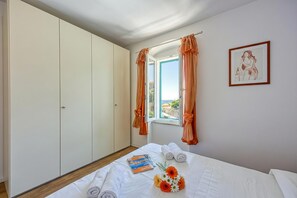 Lägenhet Standard - flera sovrum - mot havet (Astra 2 Veli Lošinj Harbour View) | 2 sovrum, gratis wi-fi och sängkläder