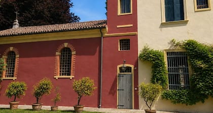 Veneto Villa in a vast Park. A Hidden Gem near Padova and Venice.