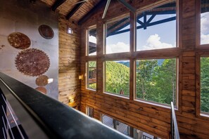 Interior - Kelly's Retreat: A Premium Couples Getaway with Hot Tub, Outdoor Kitchen + More (Sevierville)