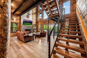Interior - Kelly's Retreat: A Premium Couples Getaway with Hot Tub, Outdoor Kitchen + More (Sevierville)