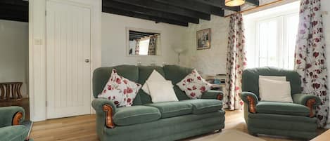 Cottage | Living area