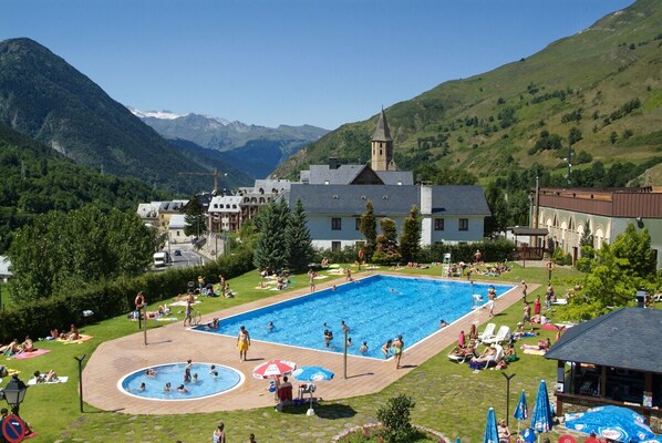 Pool - Espacioso Apartamento con Jardín en Salardú (Naut Aran)