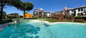 Luminoso Apartamento de 2 Dormitorios con Vista a la Piscina MUL001