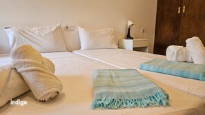 2 bedrooms, iron/ironing board, free WiFi, bed sheets - Bright 2 bedroom Apartment with Pool View MUL001 (Ayamonte)