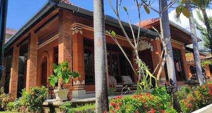 Keyani Bungalow's With Quiet and Comfortable Very Suitable for Pension Day