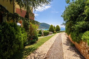Property grounds - Villa Pera, a Secluded Paradise! (Lefkada)
