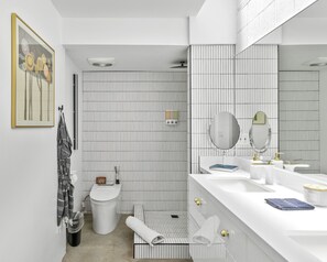 Een douche, een haardroger