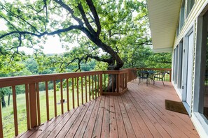 Terrace/patio - 3 bdrm cabin with boat slip access by SDC! (Branson)