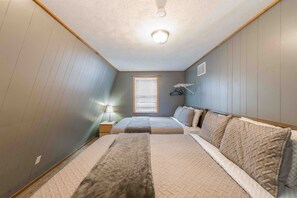 4 bedrooms, free WiFi, bed sheets