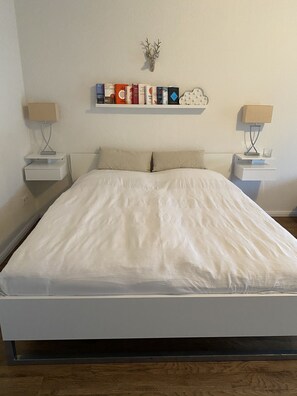 1 habitación, tabla de planchar con plancha, wifi y ropa de cama 