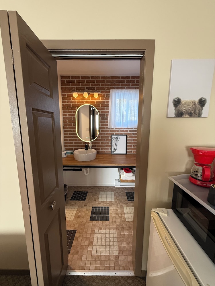 Parkway Motel by null