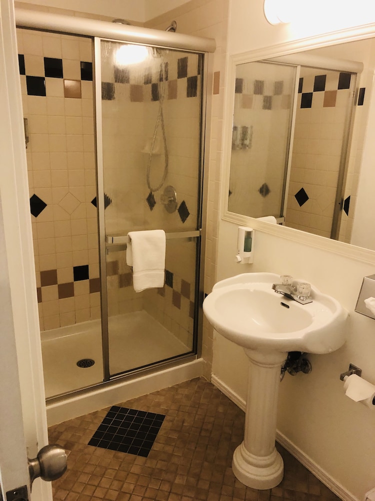 Parkway Motel by null