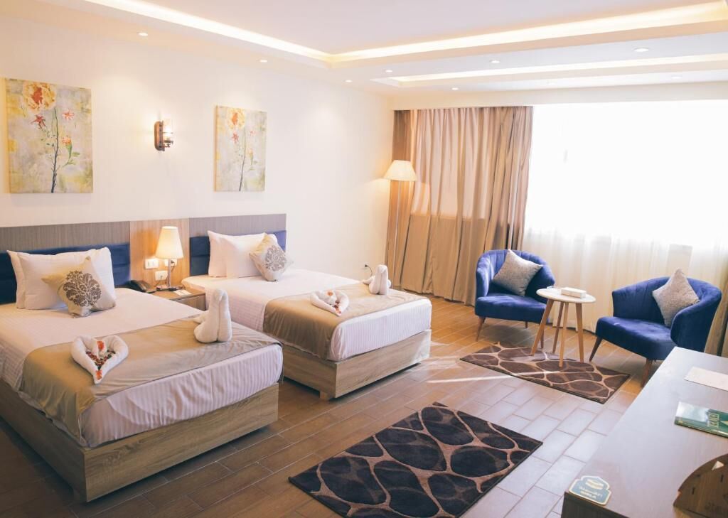 セーフティボックス (室内)、アイロン / アイロン台、WiFi (無料)