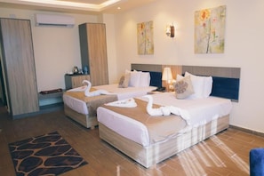 Family Suite | In-room safe, iron/ironing board, free WiFi - Jewel Green Mountain Hotel (Cairo)