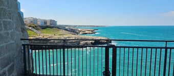 Il Gelso Bianco, luxury apartment, with sea view terrace and private pool