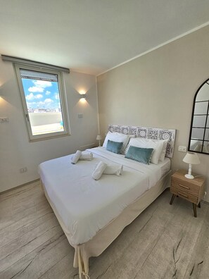 3 bedrooms, in-room safe, desk, iron/ironing board - Il Gelso Bianco, luxury apartment, with sea view terrace and private pool (Polignano a Mare)