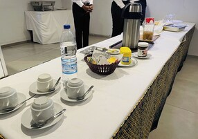 Desayuno buffet todos los días (con cargo)