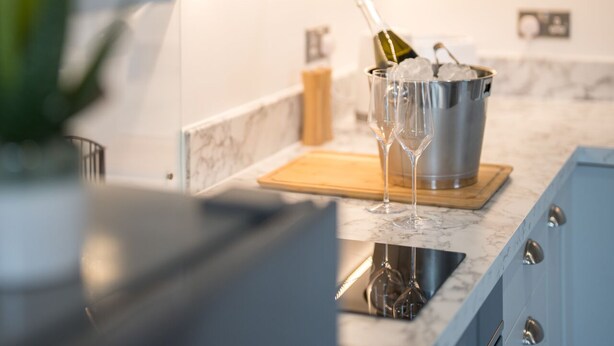 Luxury Apartment | Private kitchen | Full-size fridge, oven, stovetop, electric kettle - Boutique Nights (Eastbourne)