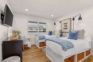 2 bedrooms, iron/ironing board, free WiFi, bed sheets