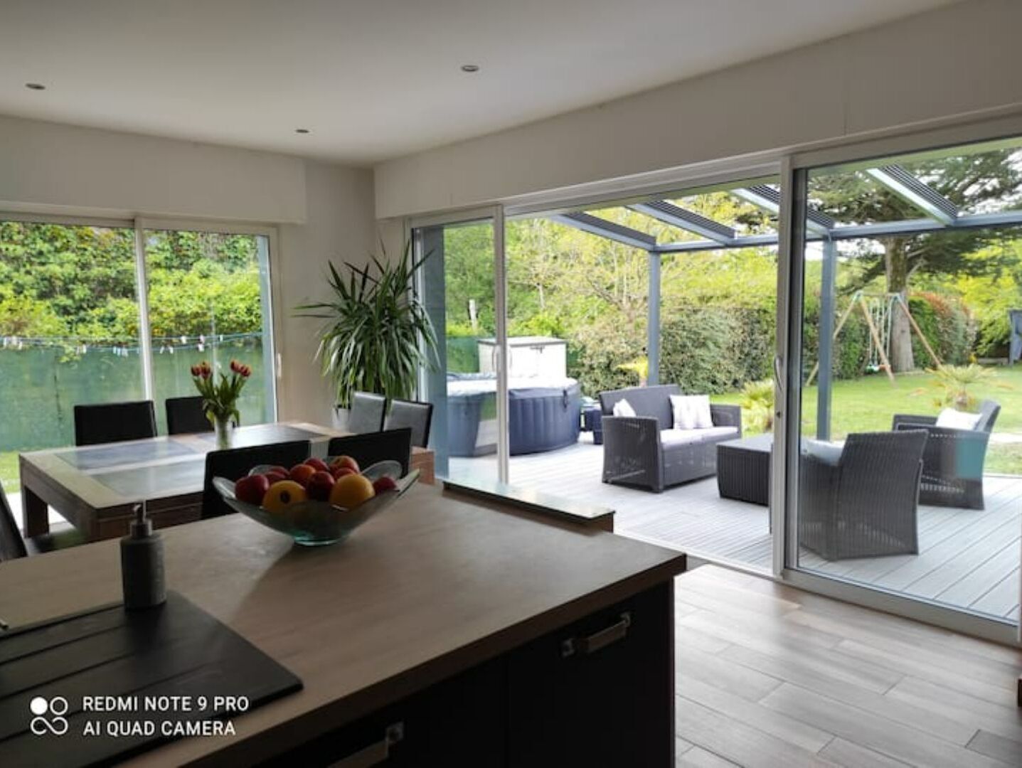 Fernseher, Kamin, Videospiele, DVD-Player