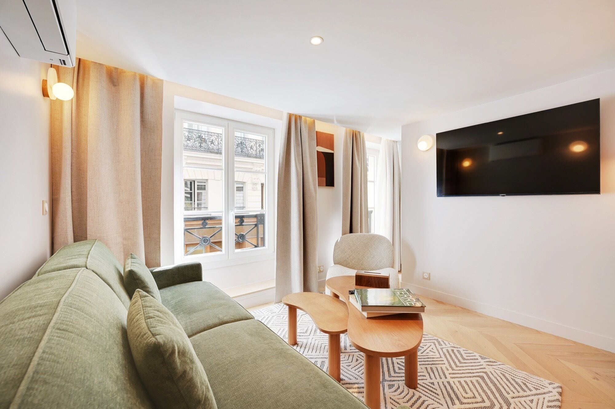 Family Apartment | Living area | 112-cm flat-screen TV with digital channels, Netflix, streaming services