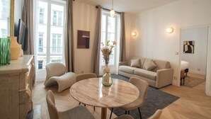 Unclassified image, 5 of 188, button - Aparthotel Quartier Libre Madeleine (Paris)