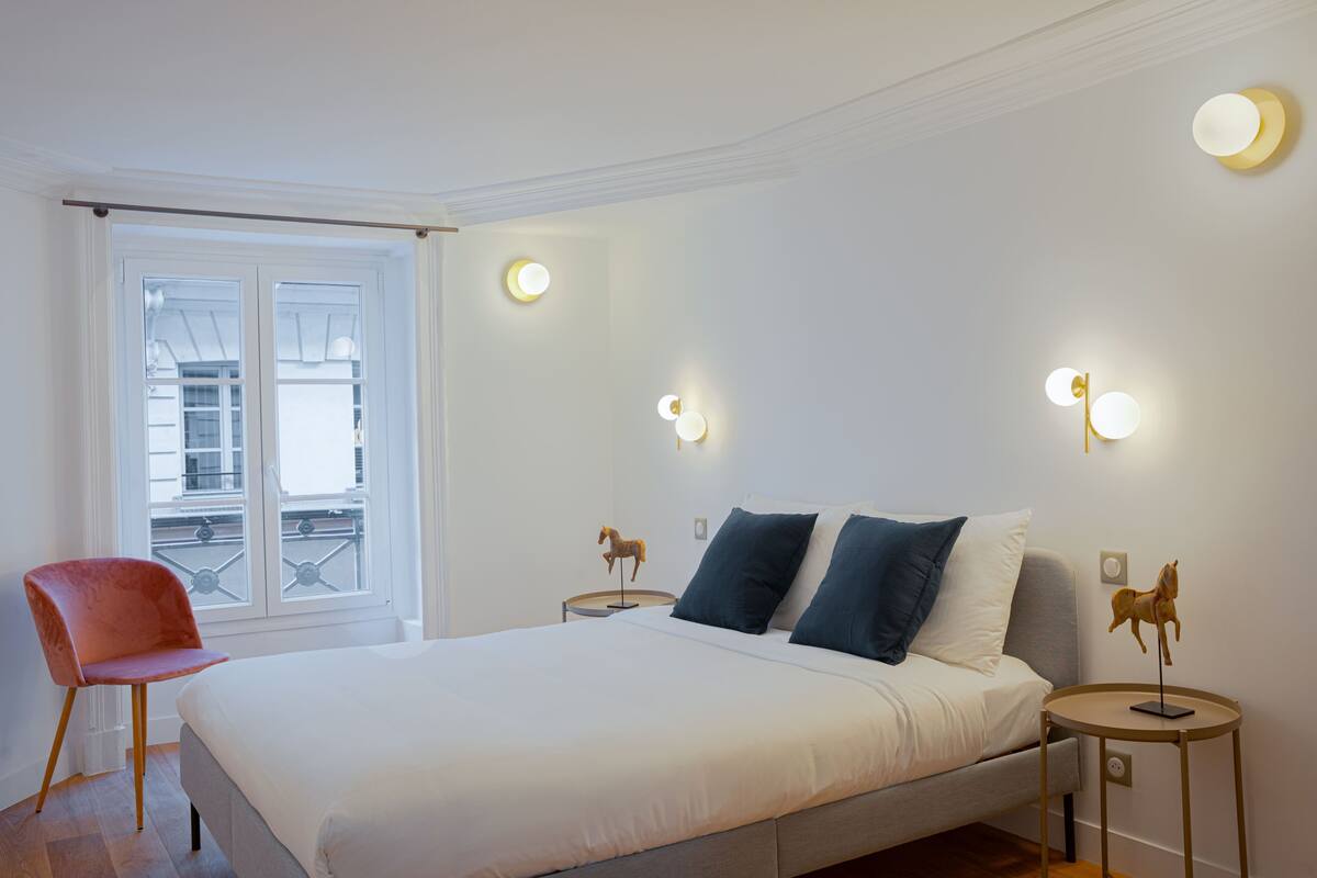 Premium bedding, pillowtop beds, in-room safe, blackout drapes