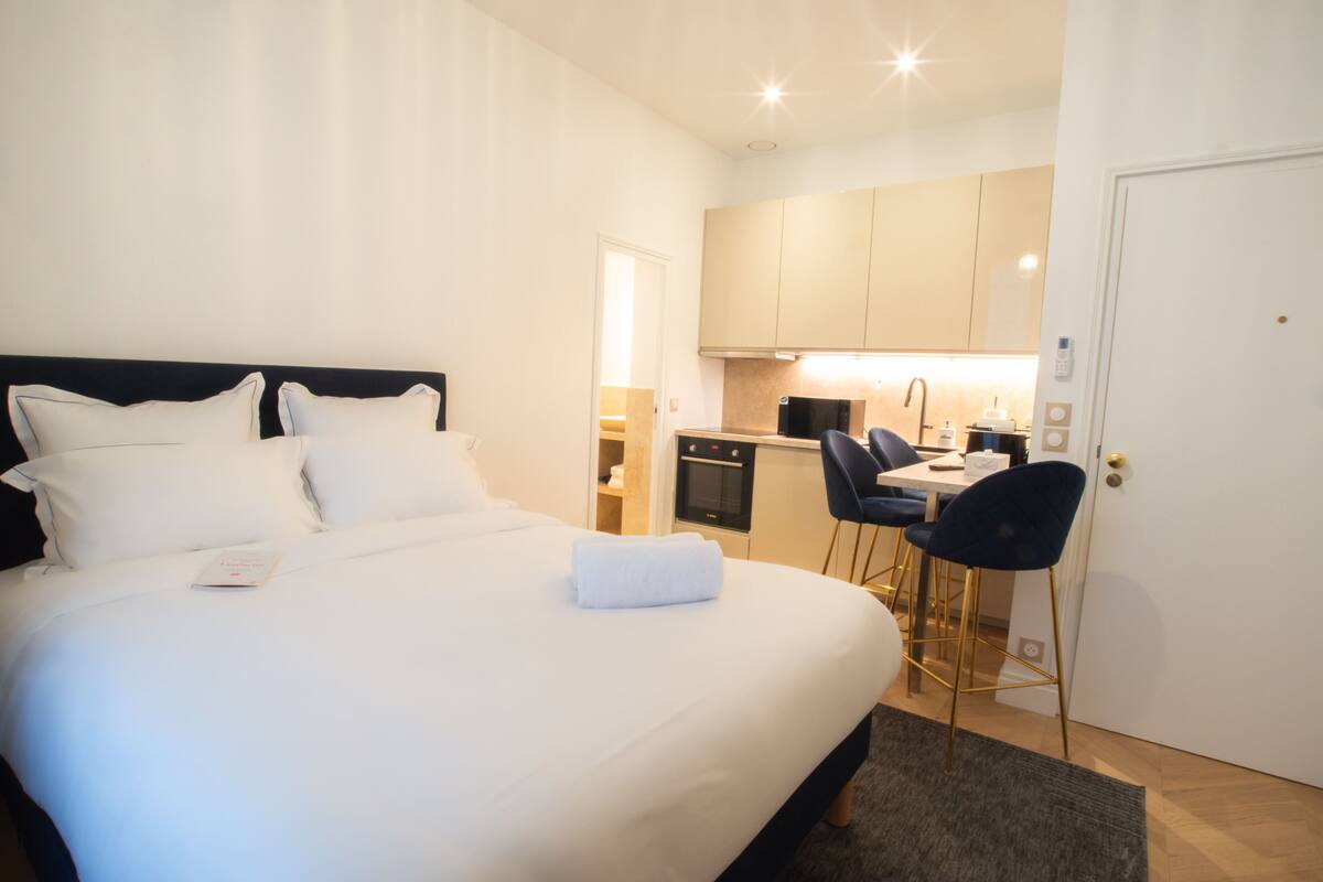 Premium bedding, pillowtop beds, in-room safe, blackout drapes
