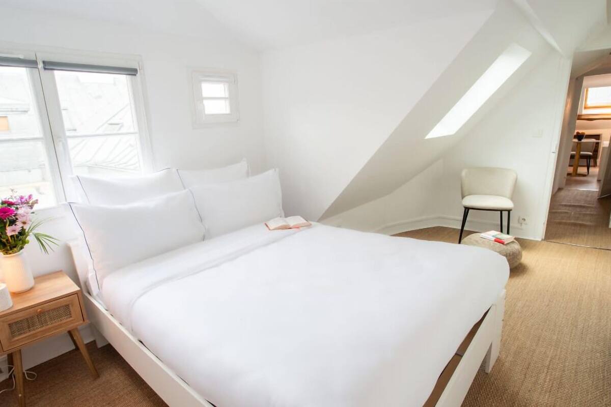 Premium bedding, pillowtop beds, in-room safe, blackout drapes