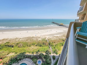 On the beach - Oceanfront condo with full access to all resort amenities, 1104 Margate!! (Myrtle Beach)