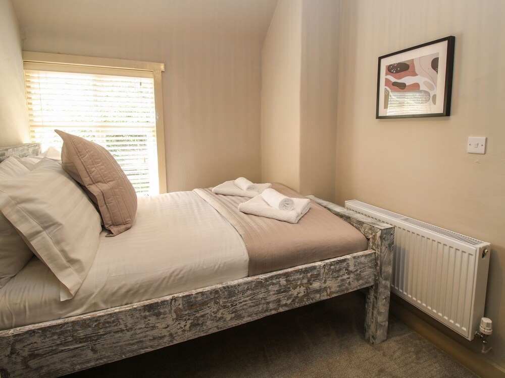 NUMBER 7, pet friendly, character holiday cottage in Ironbridge