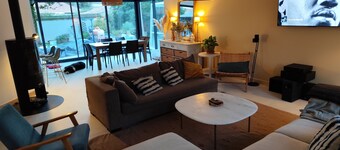 Beautiful 150 m² house with swimming pool, petanque area and large garden