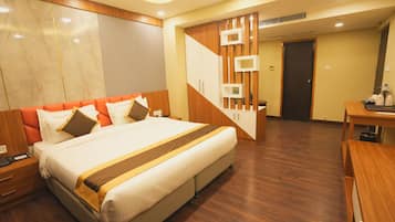 Premium Room | 1 bedroom, premium bedding, down comforters, free minibar items