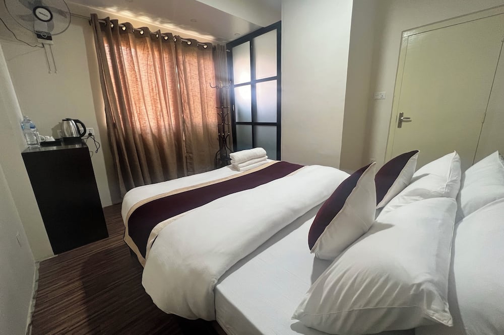 Hotel Down to Earth