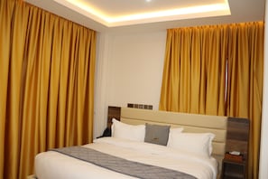 Habitación familiar, 1 cama de matrimonio con sofá cama | Escritorio, espacio para trabajar con un portátil, wifi gratis