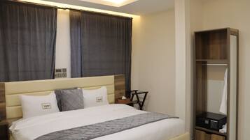 Desk, laptop workspace, free WiFi