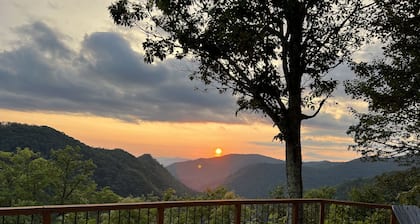 Eagle Ridge Maggie Valley with Breathtaking Year- Round View