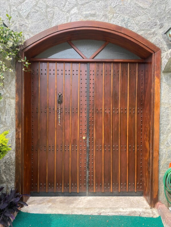 Front of property - Antandros Narlı Konak (Edremit)