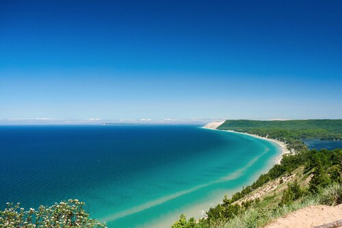 Arbutus l Bonfires l Beach l Lakefront l Pets OK!