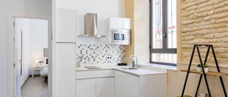 San Agustin 5 | Private kitchen | Full-size fridge, microwave, oven, stovetop