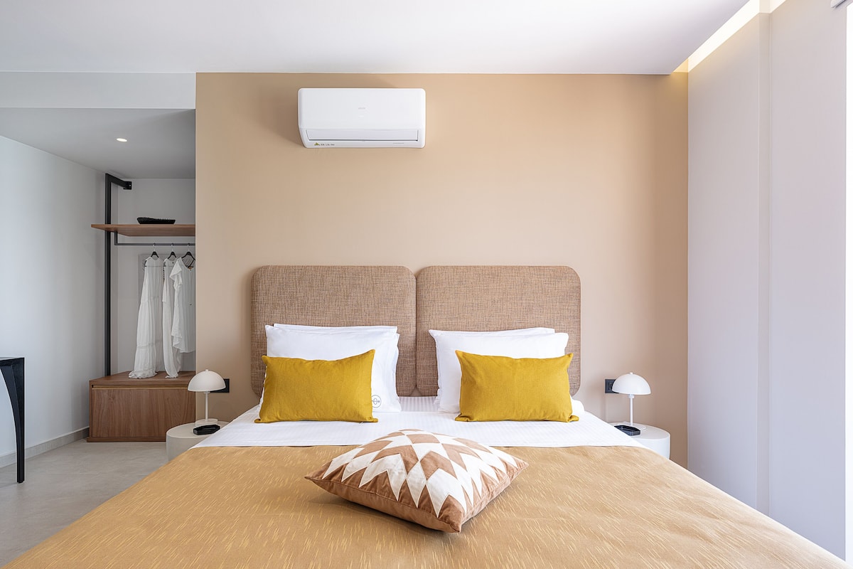Deluxe-Doppelzimmer, Meerblick | Schallisolierte Zimmer, Bügeleisen/Bügelbrett, kostenloses WLAN