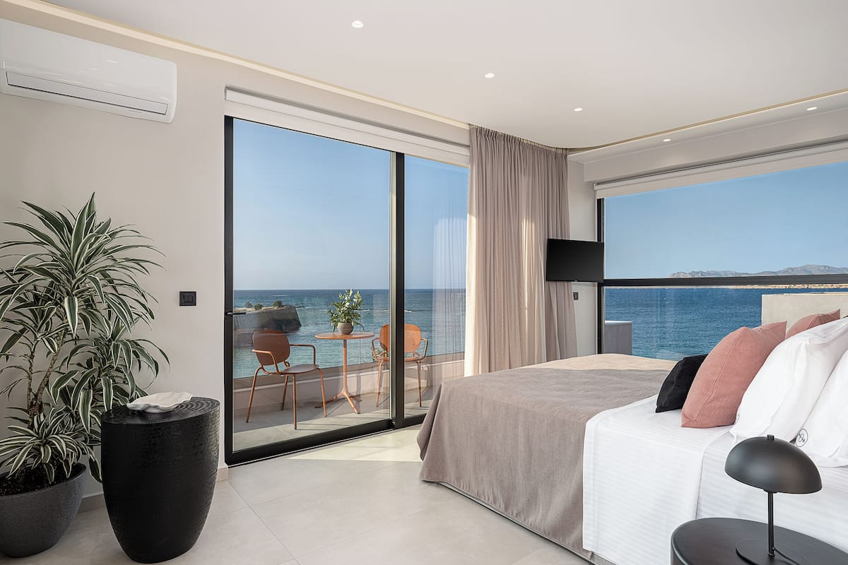 Deluxe-Zimmer, Balkon, Meerblick | Schallisolierte Zimmer, Bügeleisen/Bügelbrett, kostenloses WLAN