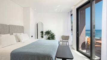 Deluxe-Doppelzimmer, eingeschränkter Meerblick | Schallisolierte Zimmer, Bügeleisen/Bügelbrett, kostenloses WLAN