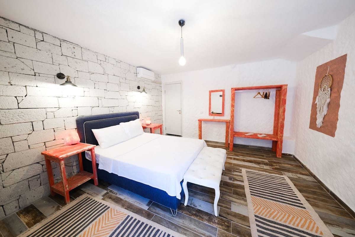 Standard Double Room | Free WiFi