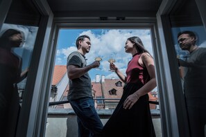 Habitación panorámica doble | Minibar, mobiliario individual, escritorio