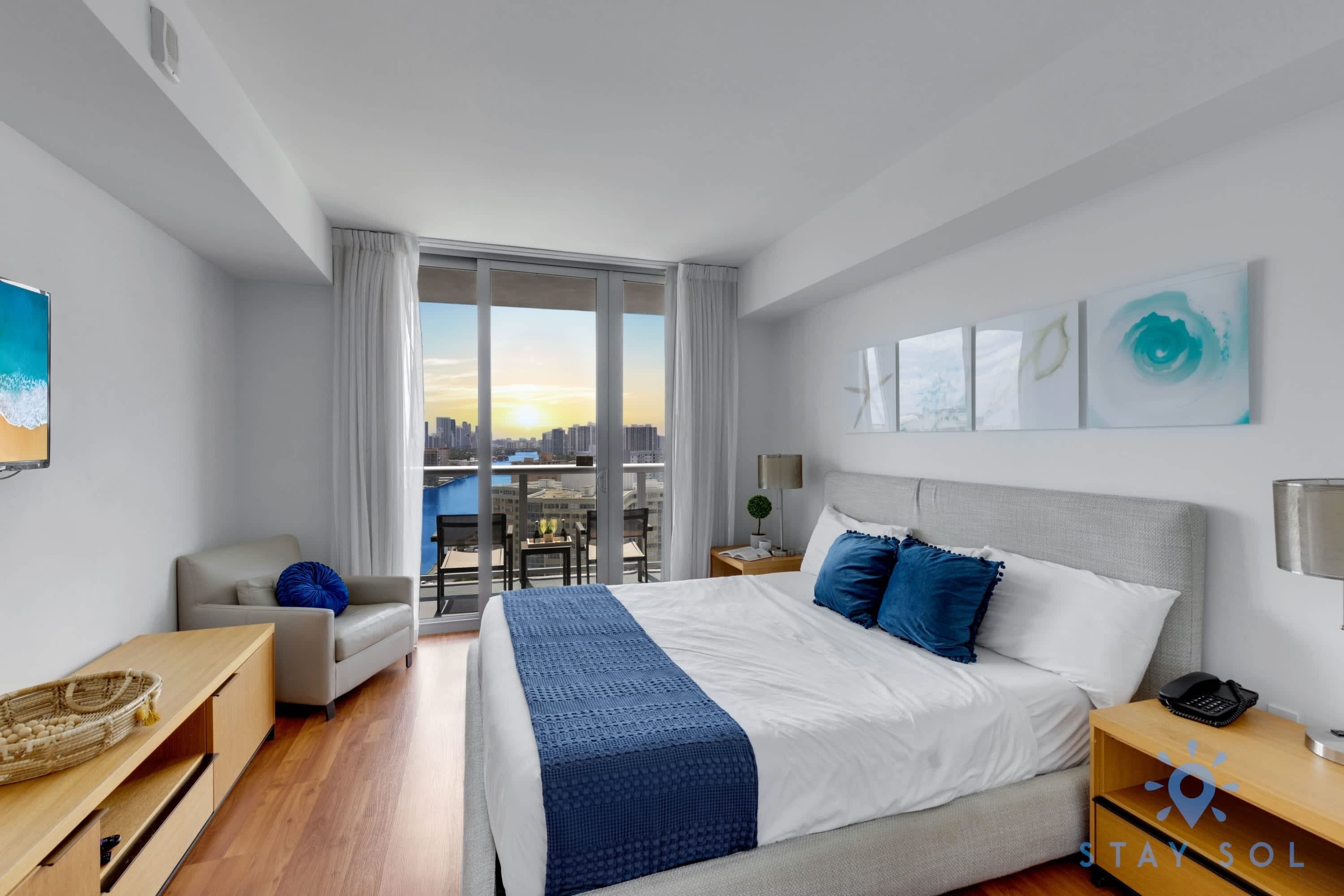 1 chambre, fer et planche à repasser, lit de bébé portatif, Wi-Fi