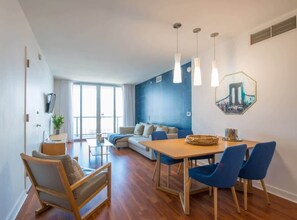 Interior - Apartment w/Balcony - Gym & Pool (Hallandale Beach)