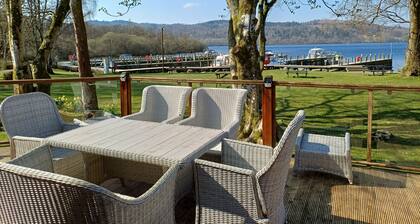 Marina View - a holiday lodge that sleeps 6 guests in 3 bedrooms