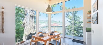 NEW! Luxury, Waterfront, Natural beauty, Near restaurants (Harbor)