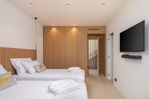 4 bedrooms, WiFi, bed sheets